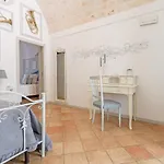 Fabula Maison Bed & Breakfast 4*