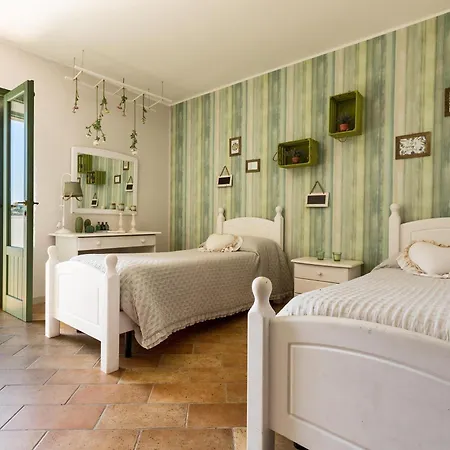 Fabula Maison Bed and breakfast 4*