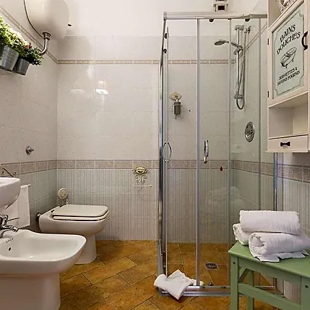 Fabula Maison Bed and breakfast 4*